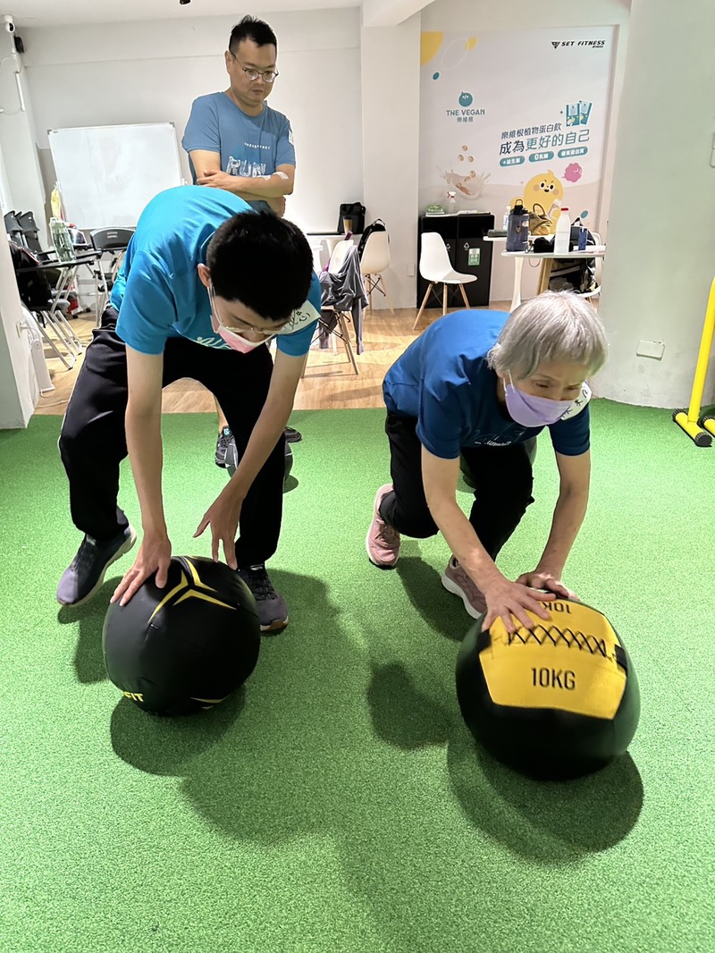 結合有氧和阻力訓練，讓課程更加豐富有趣